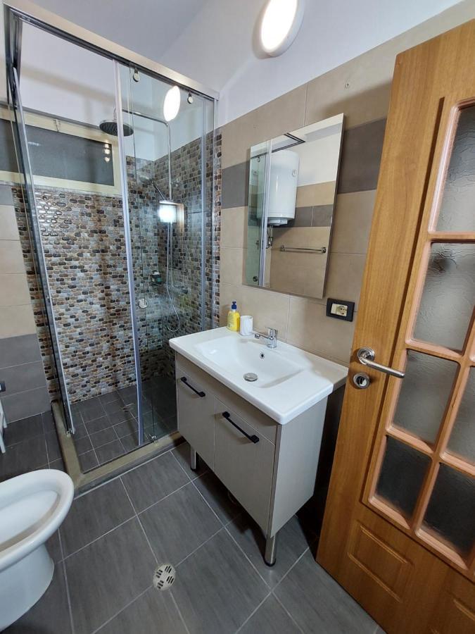 Vila Tafa Apartments Ap3 地拉那 外观 照片